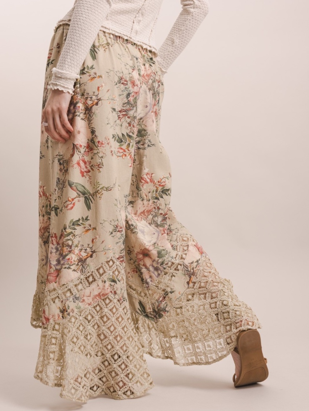Bluevelvet Floral Print Stretchy Waist Lace Trim Wide Leg Pants - Picture 5 of 8